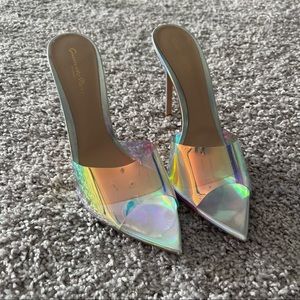 Iridescent Gianvito Rossi heels in size European 39.5 US 8.5